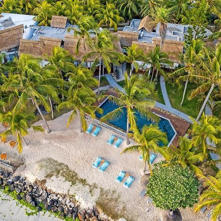 Seasense Boutique Hotel & Spa (Adults Only) Belle Mare Kültér fotó Aerial view of the resort