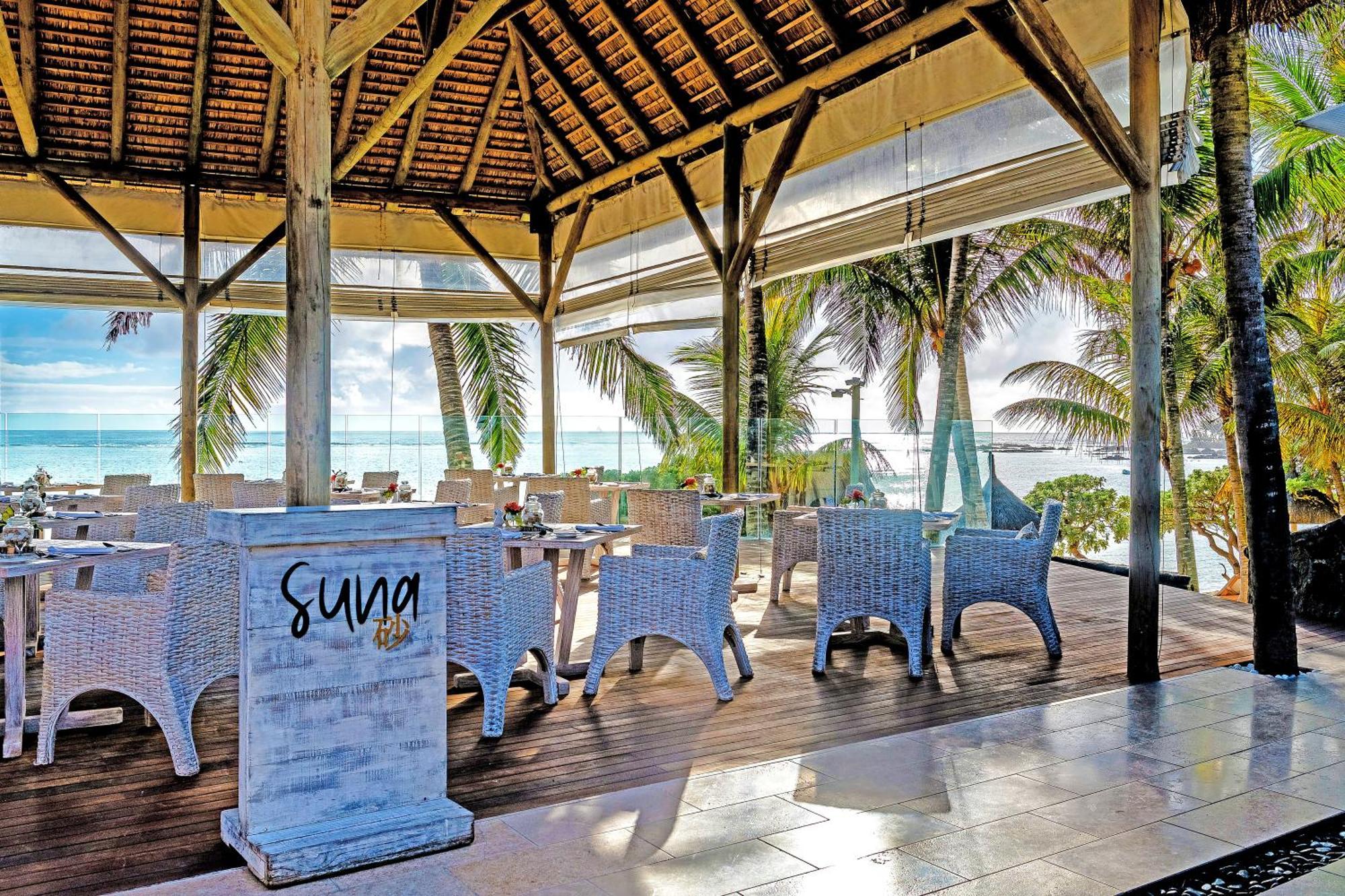 Seasense Boutique Hotel & Spa (Adults Only) Belle Mare Kültér fotó Restaurant at the resort