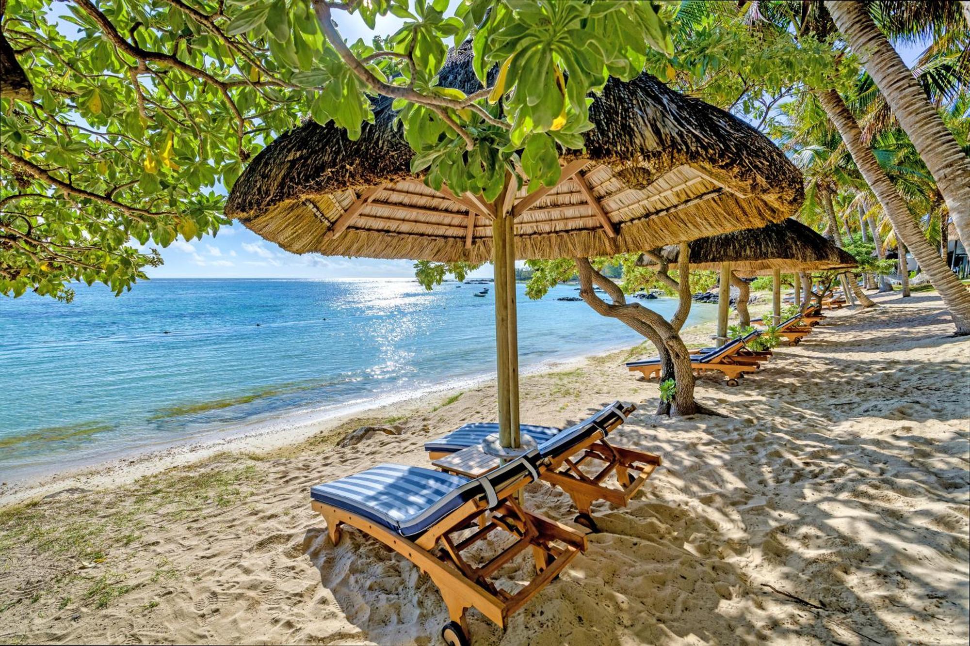 Seasense Boutique Hotel & Spa (Adults Only) Belle Mare Kültér fotó Beach at the Hotel
